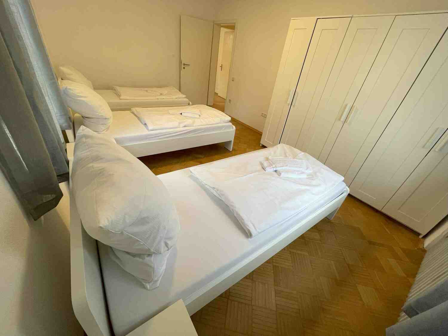 SAD901_ (EG) Friedrich-Wilhelm-Weber-Straße 30, 92421 Schwandorf (3).jpg