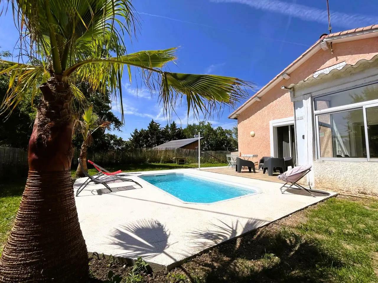 cottage-bien-etre-jardin-piscine.jpg