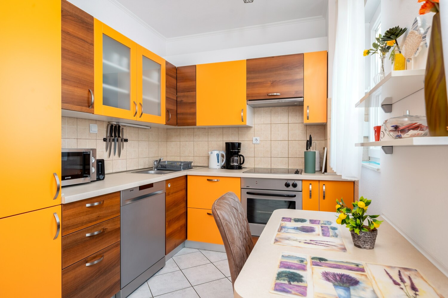 Apartman Okrug Küche mit kleinem Tisch Bild 2 - 19.0.2025.jpg