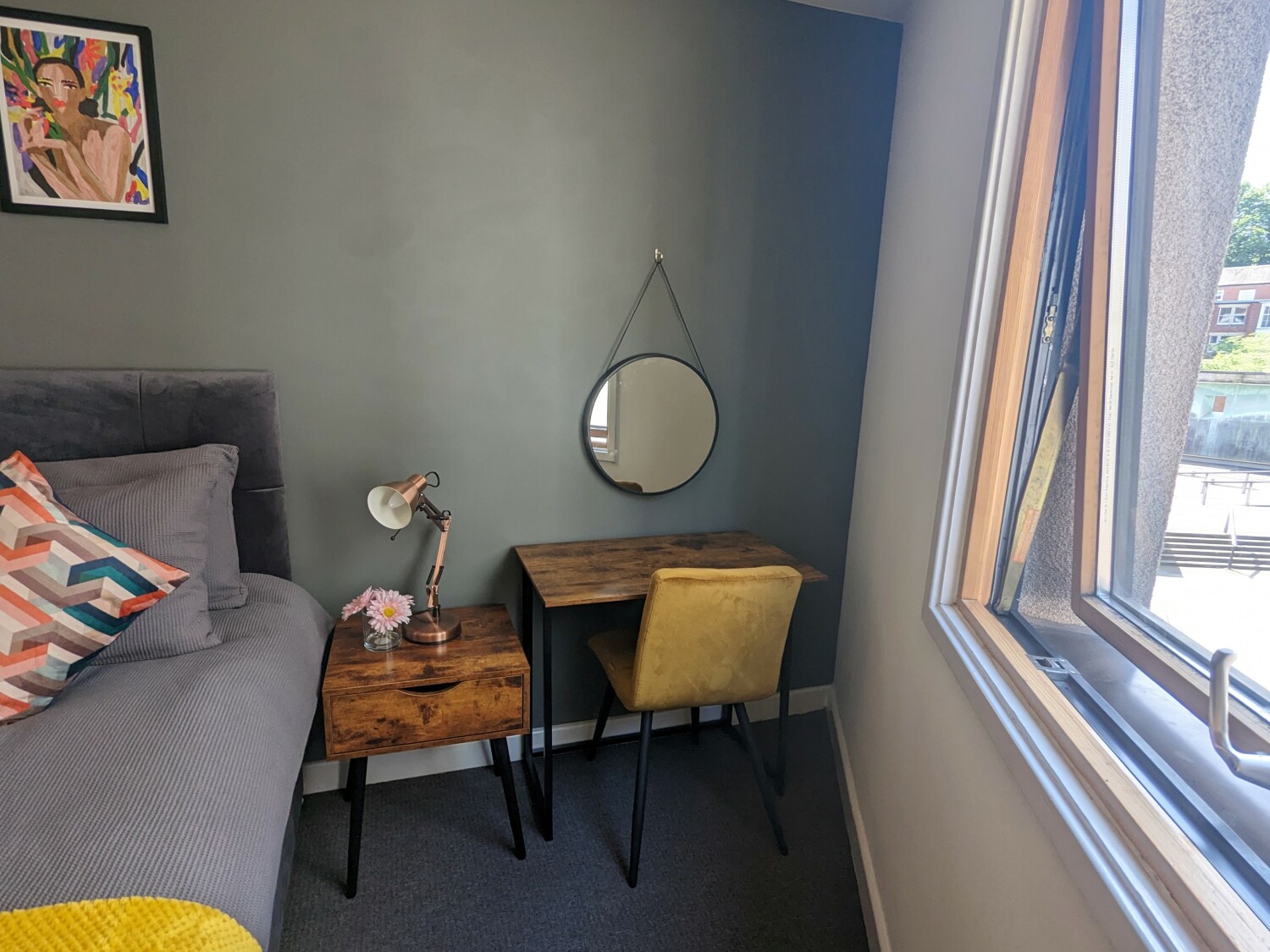 Master bedroom desk.jpg