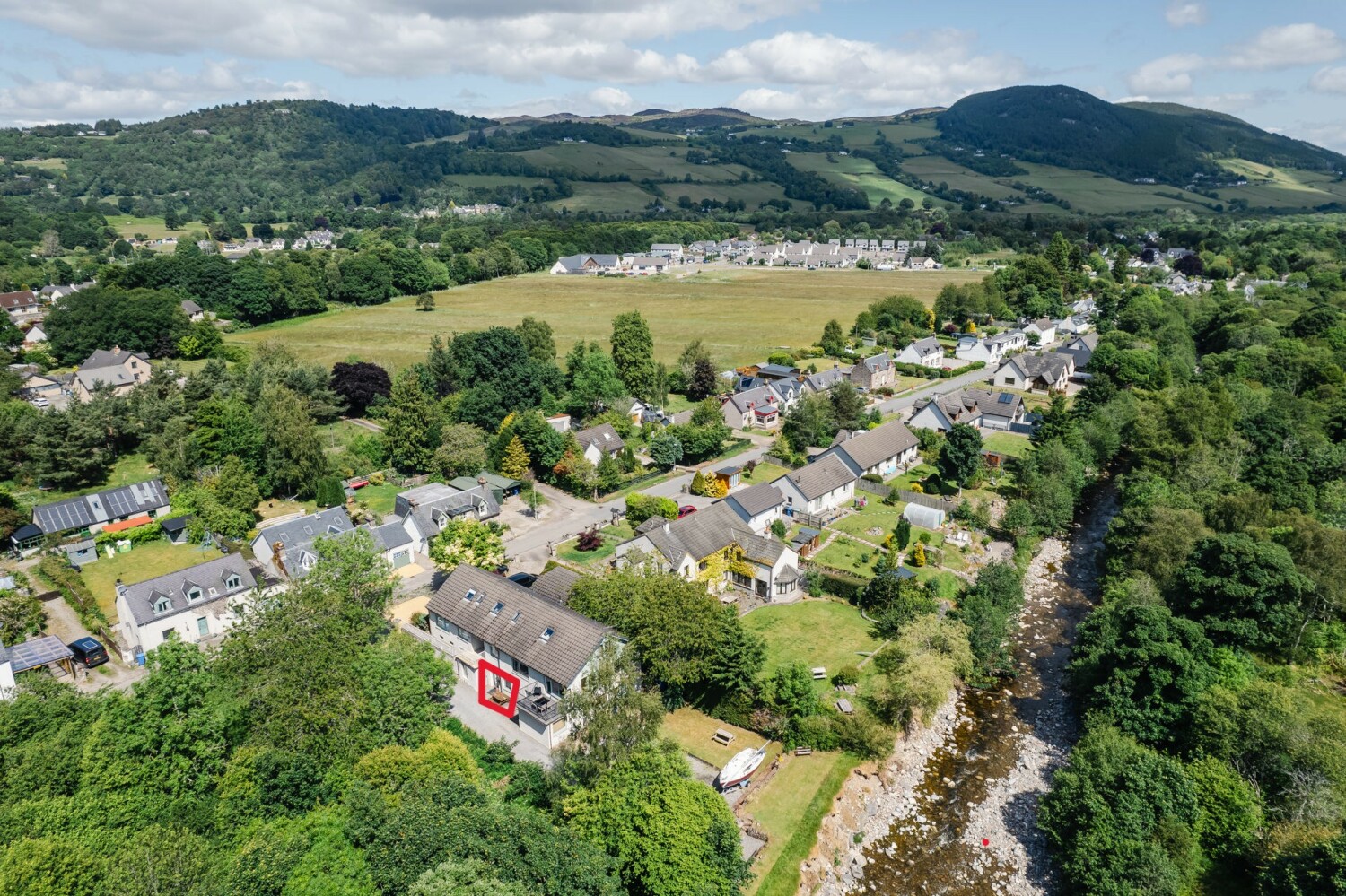 Garden Flat (Low Res)-3 with red line River coiltie .jpg