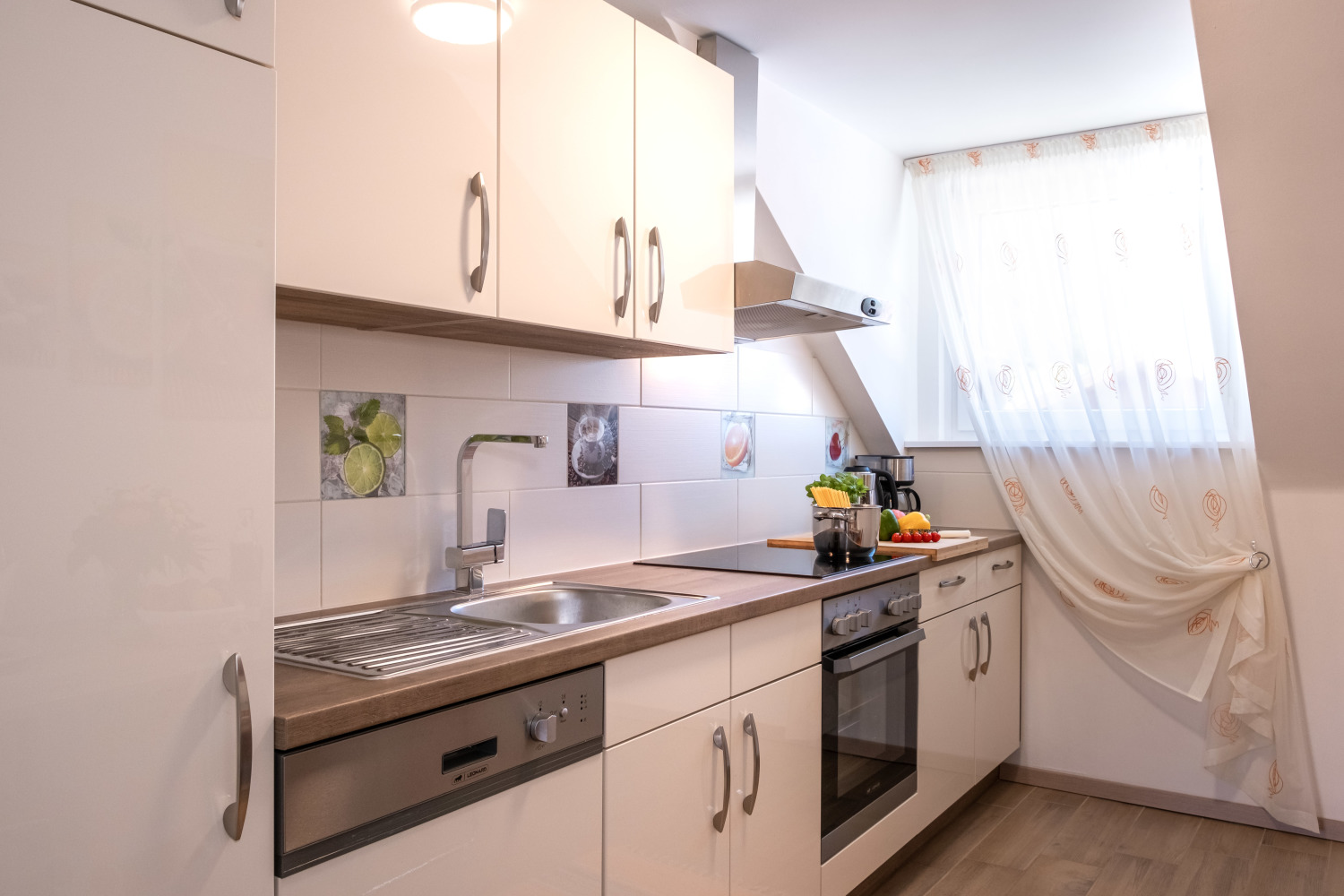 7 Küche Kitchen Apartments Davydov Ferienwohnung Appartement Bad Hofgastein Gastein Salzburg.jpg