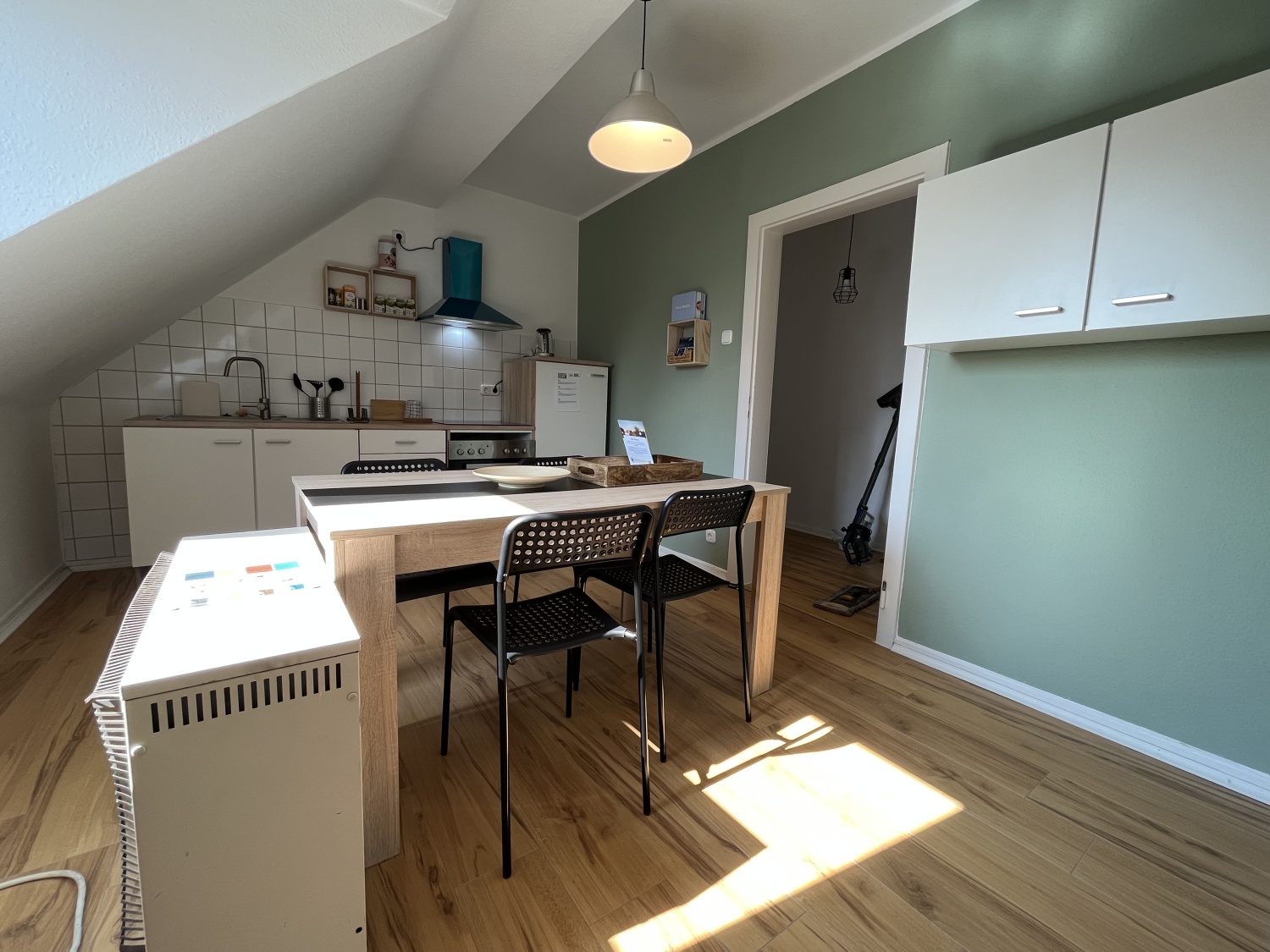 Küche_Esstisch(1).jpg