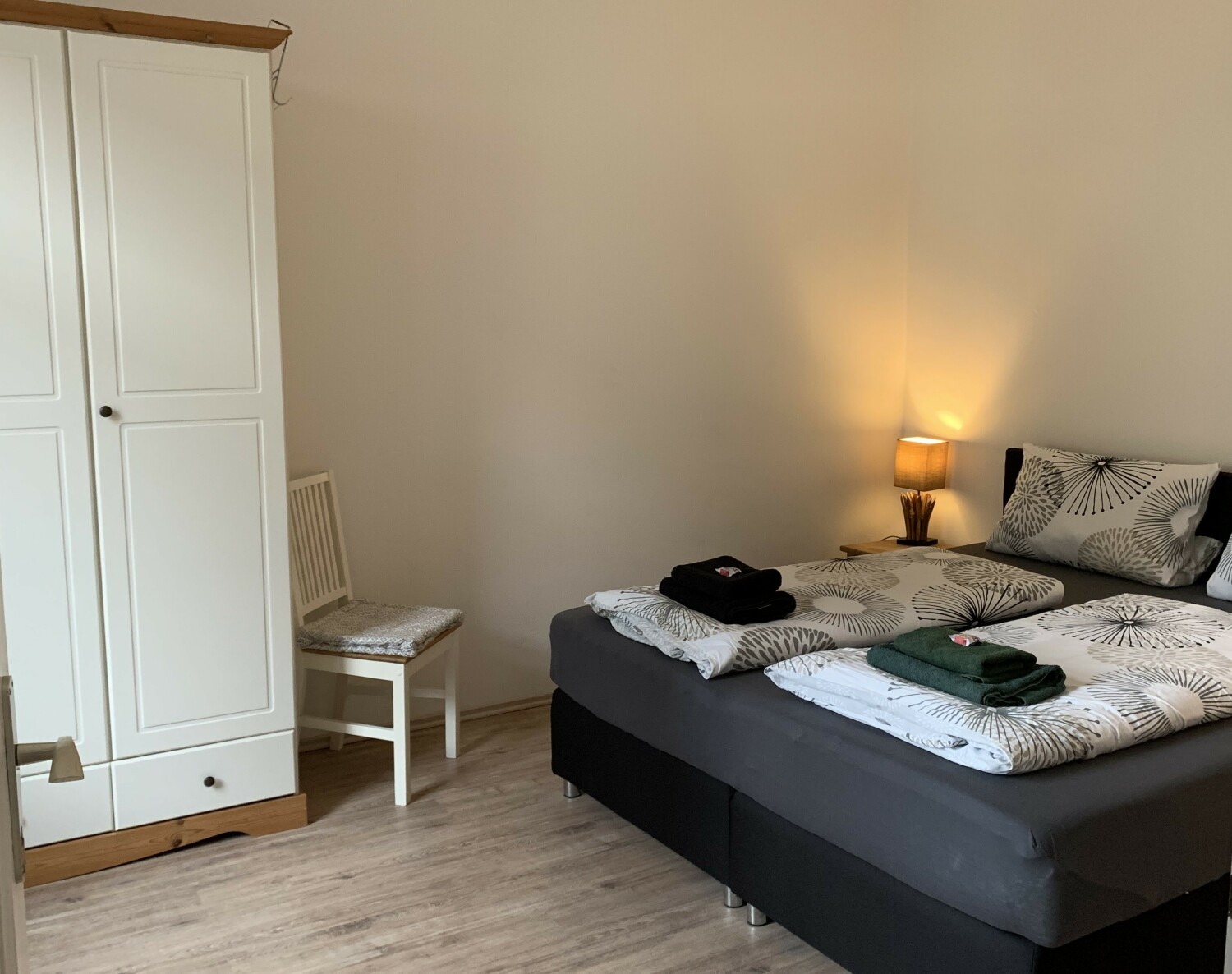 Schlafzimmer Katha .jpg