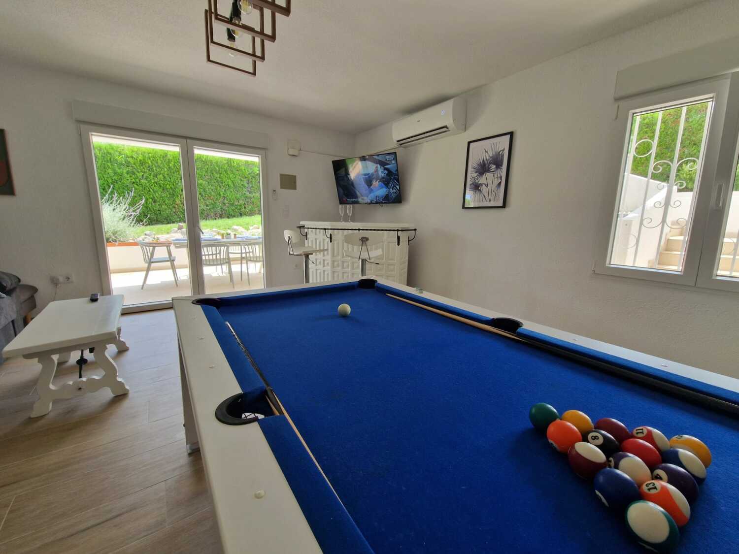 Billiards table 2.jpg