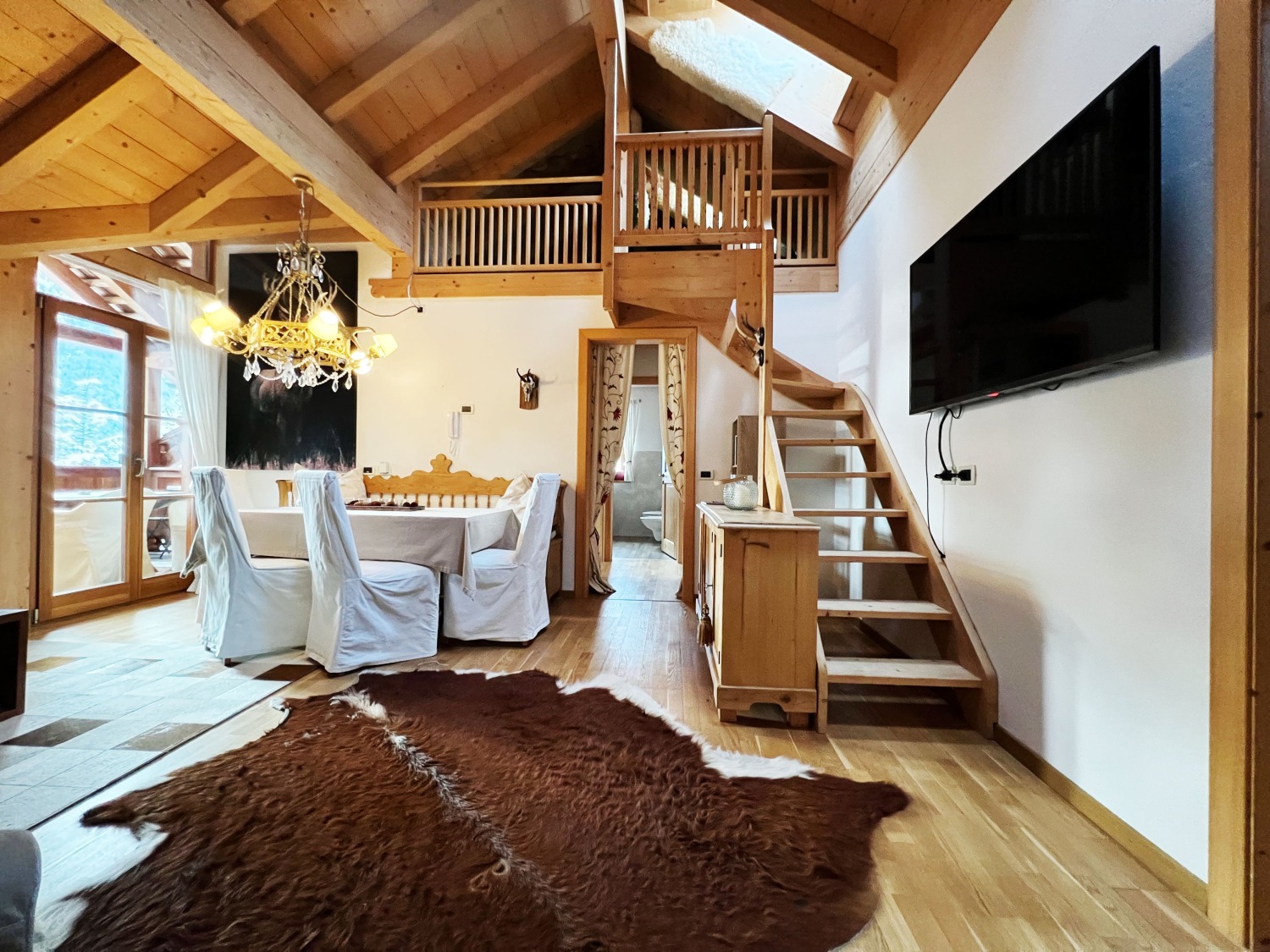 209_living room-min.jpg