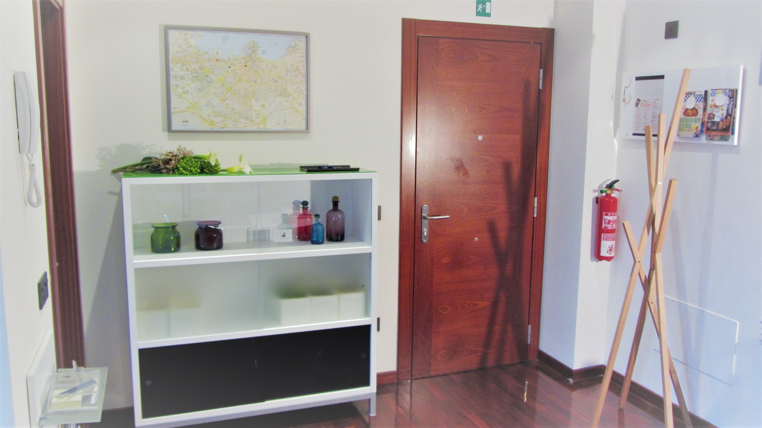 18 Natahoyo Salon.jpg