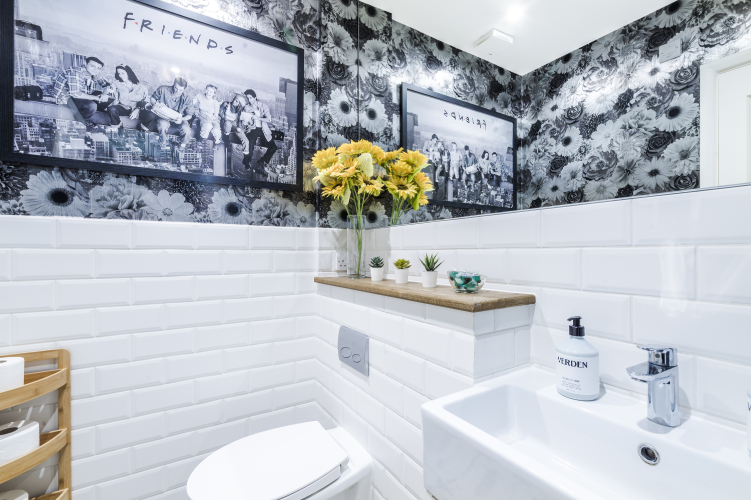 adrianna 7 barn close-110.jpg