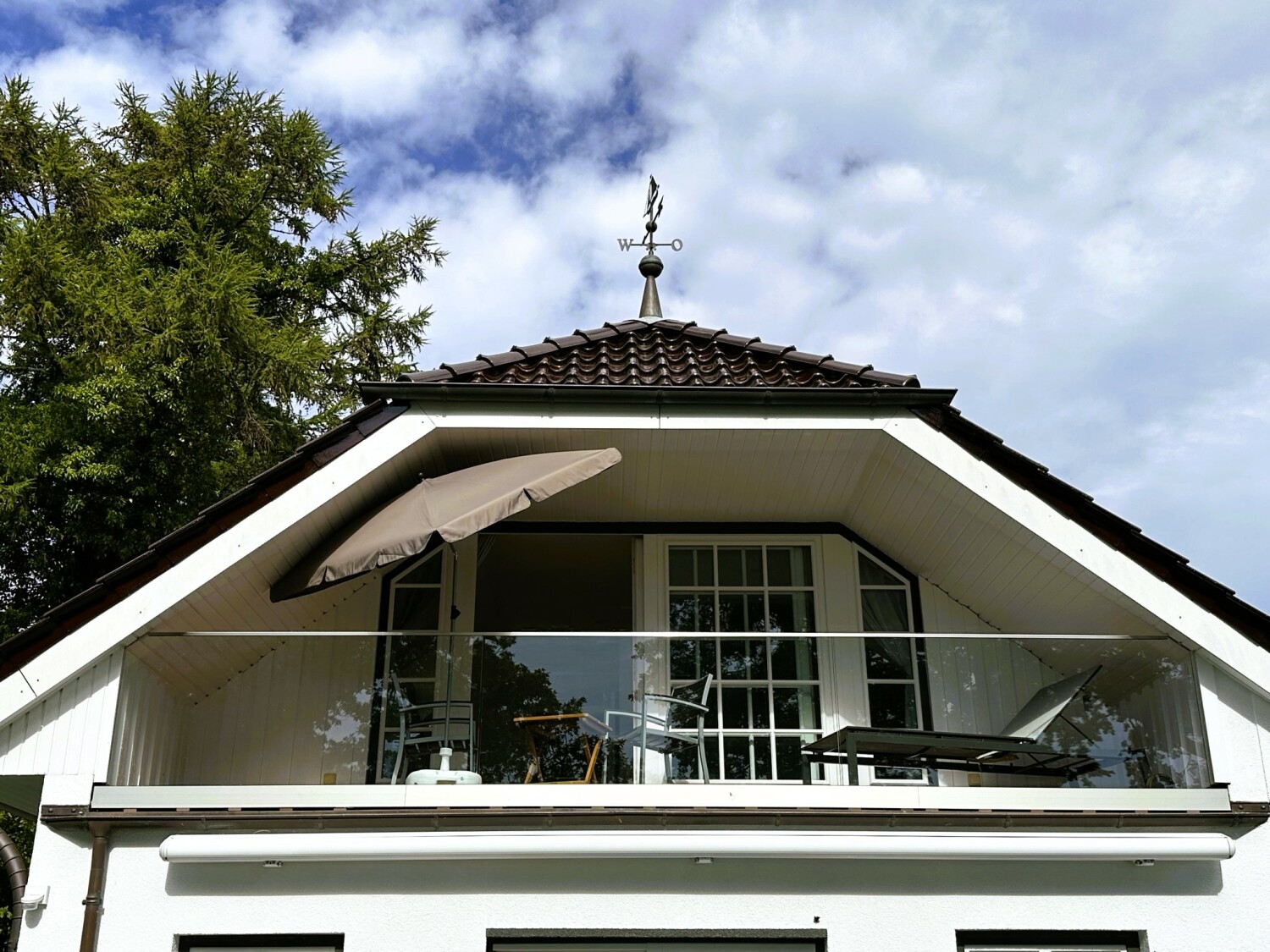 Balkon von aussen.jpeg