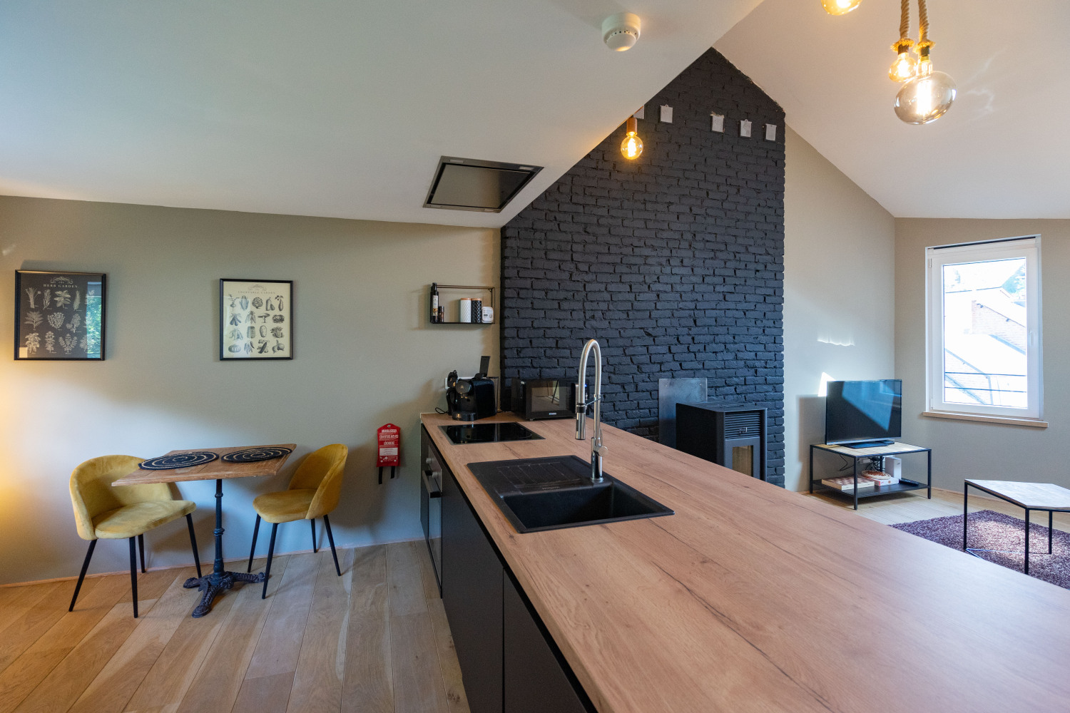 Quai de l'Ourthe Web-05381.jpg