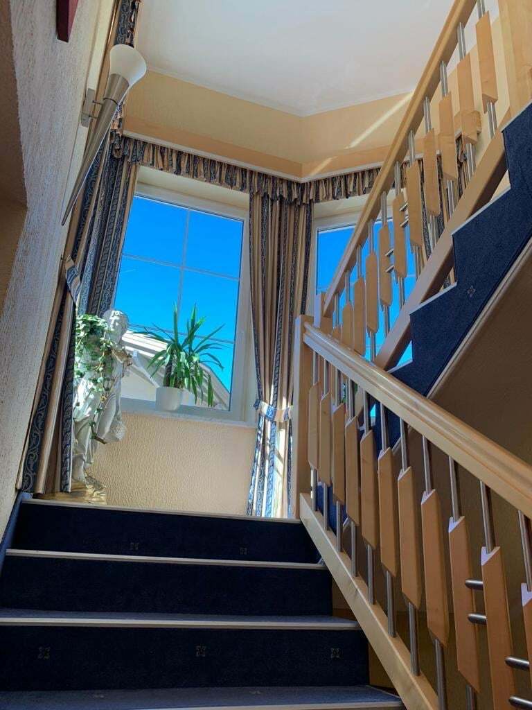 Stiegenhaus von unten.JPG