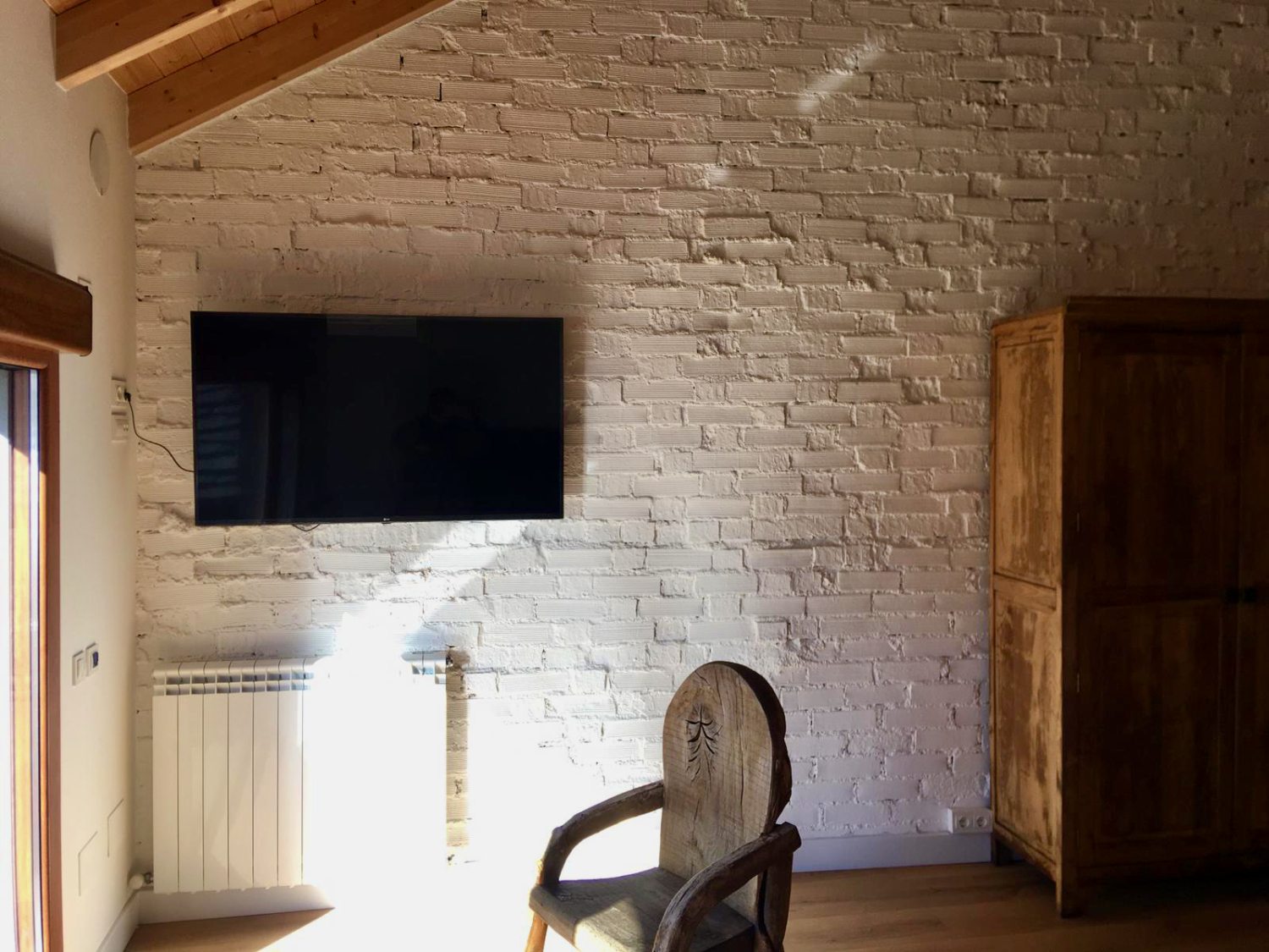 35 Parreiro Habitación TV.jpeg