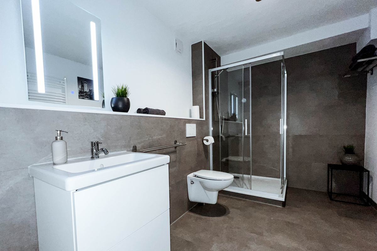 25_Modernes_Duschbad.png