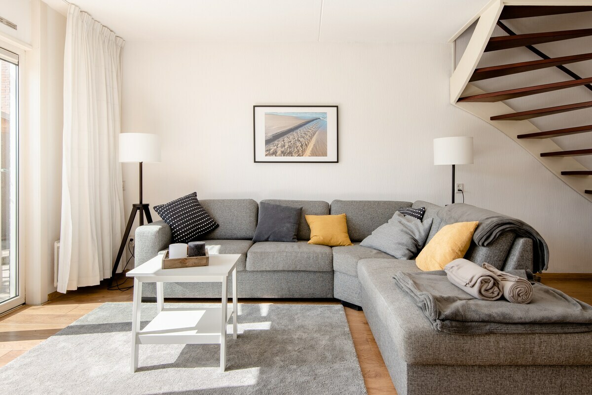 Kruiszwin 1108 Living Room 01.jpeg