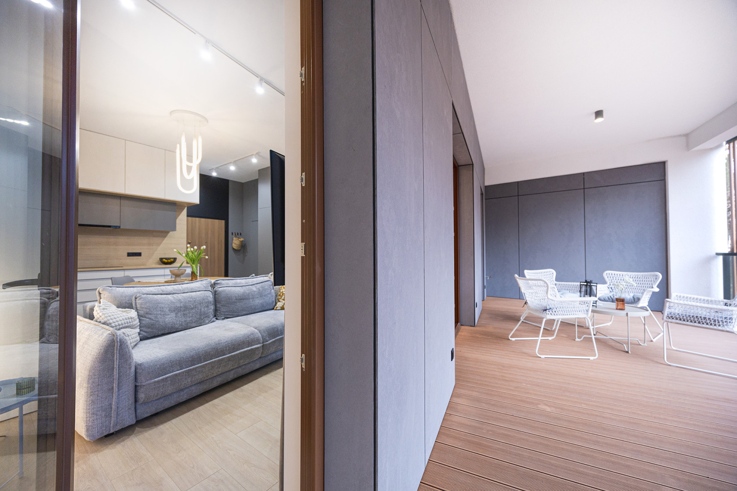 Nawrot Lodz widok na salon i balkon.jpg