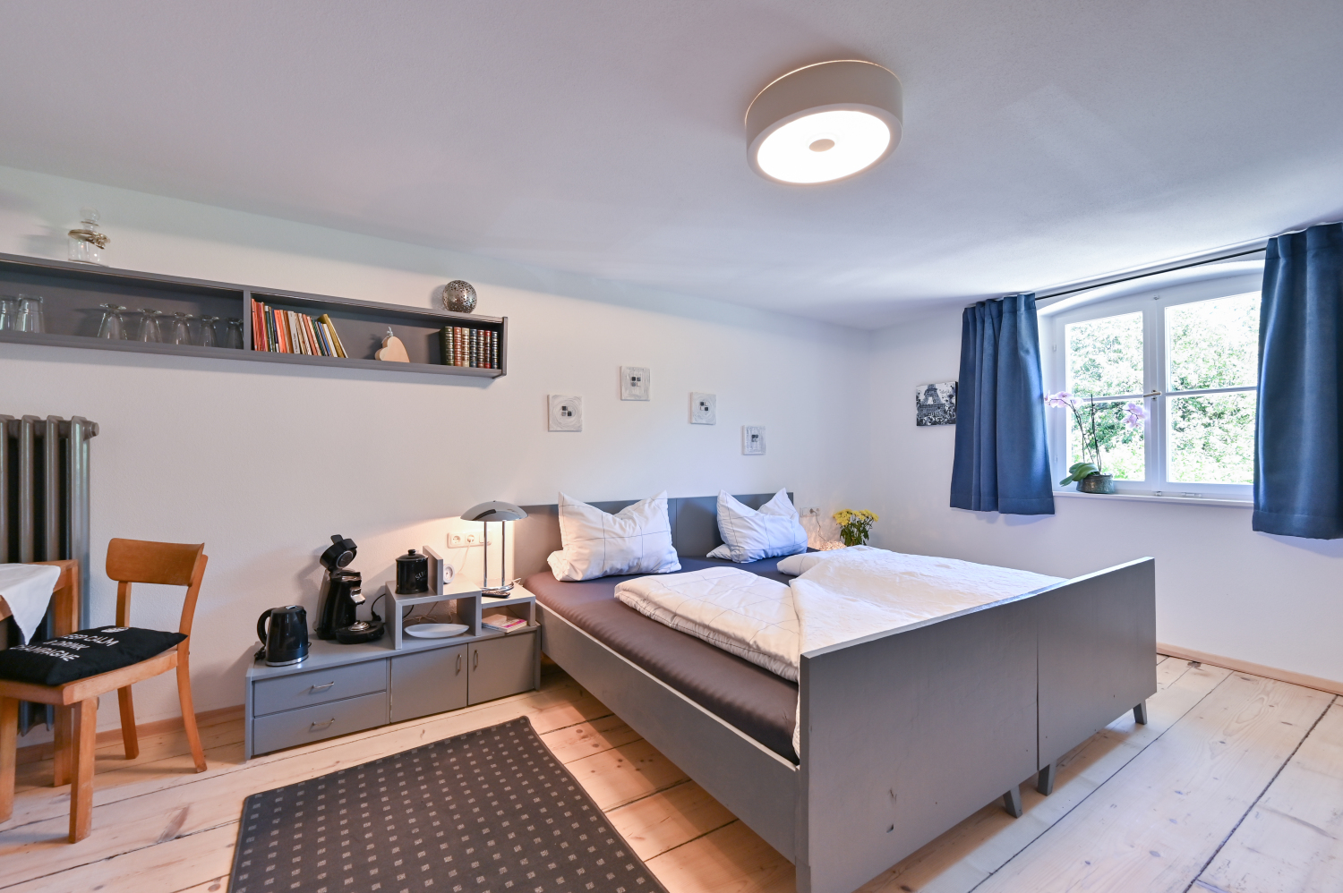 H27 Luisle graues Schlafzimmer 1.jpg