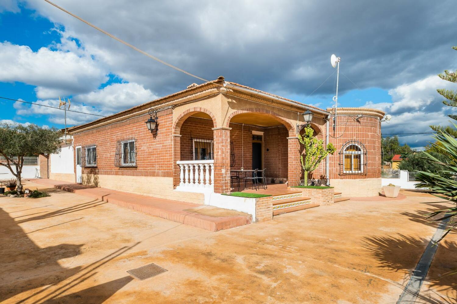 VILLA SIDE VIEW (51).jpeg