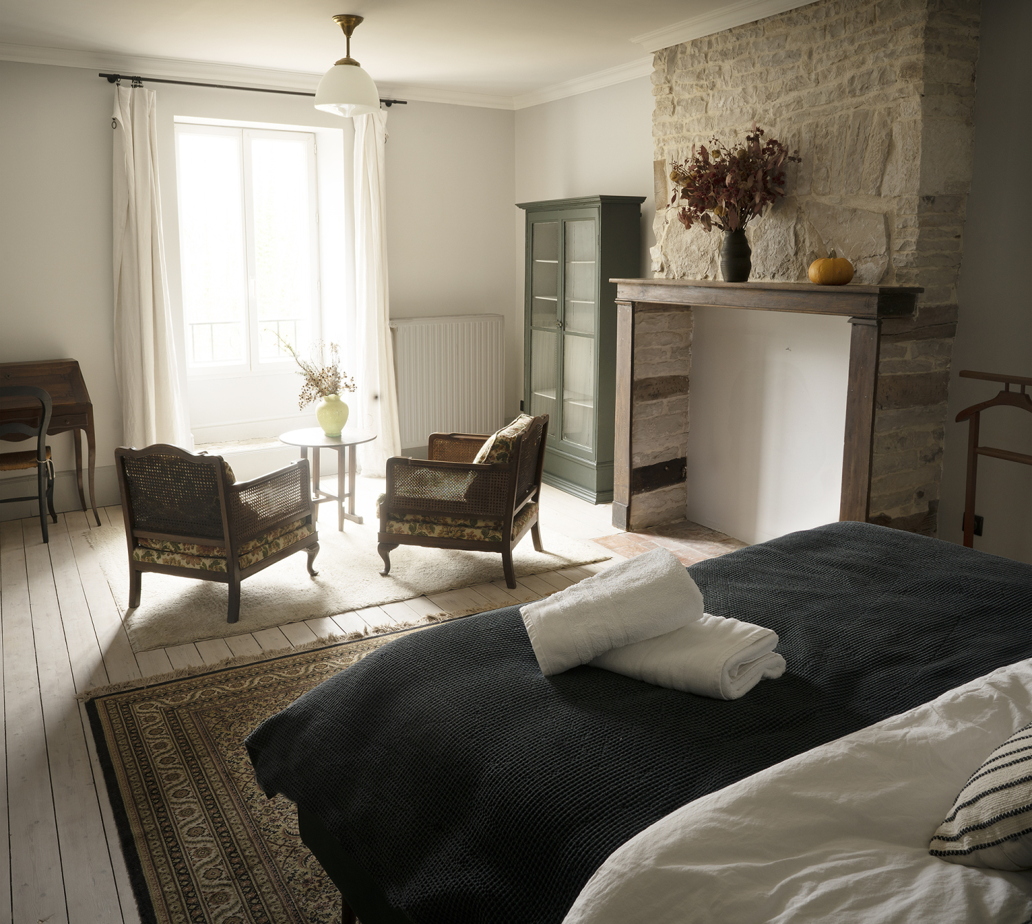 CHAMBRE 1 ENTIER SHOOT 2.jpg