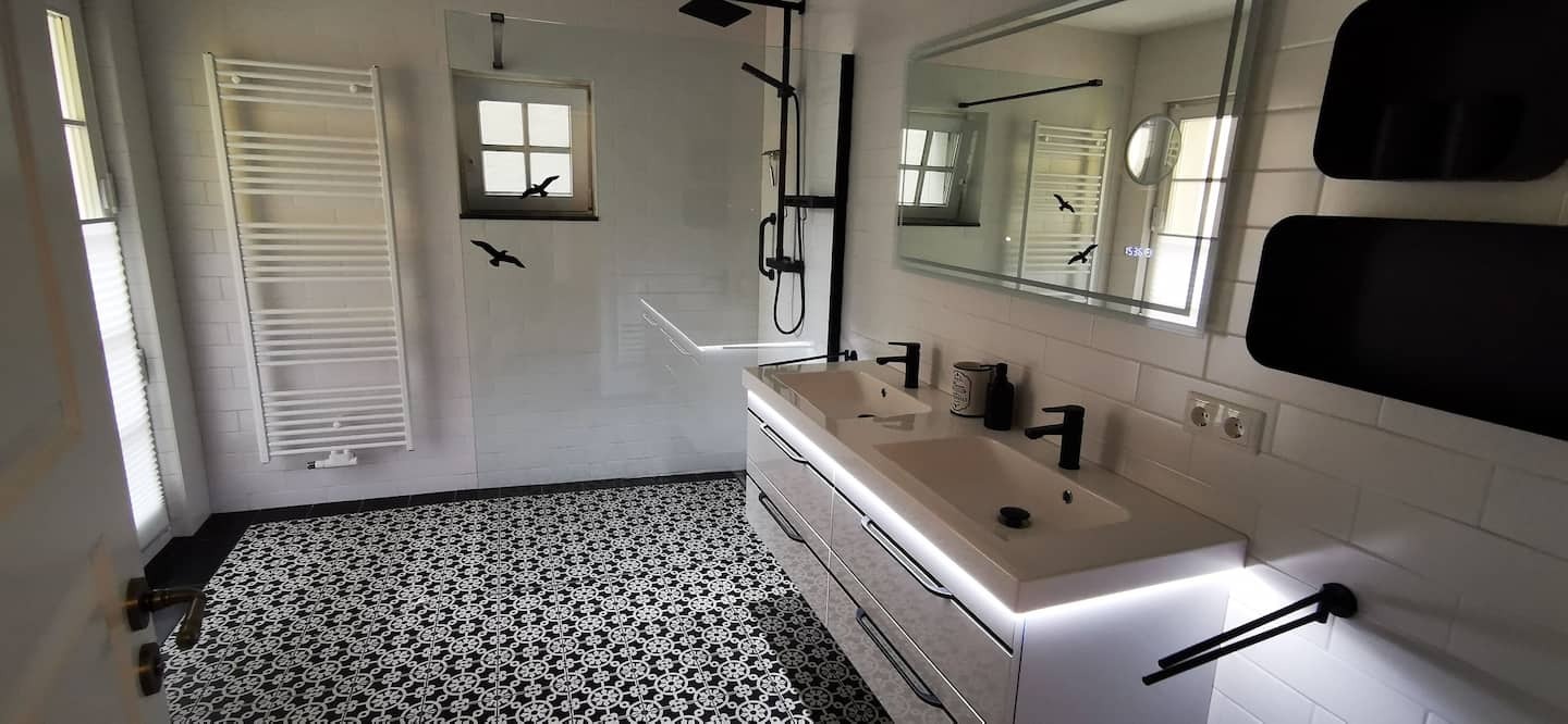 Badezimmer I im EG.jpg