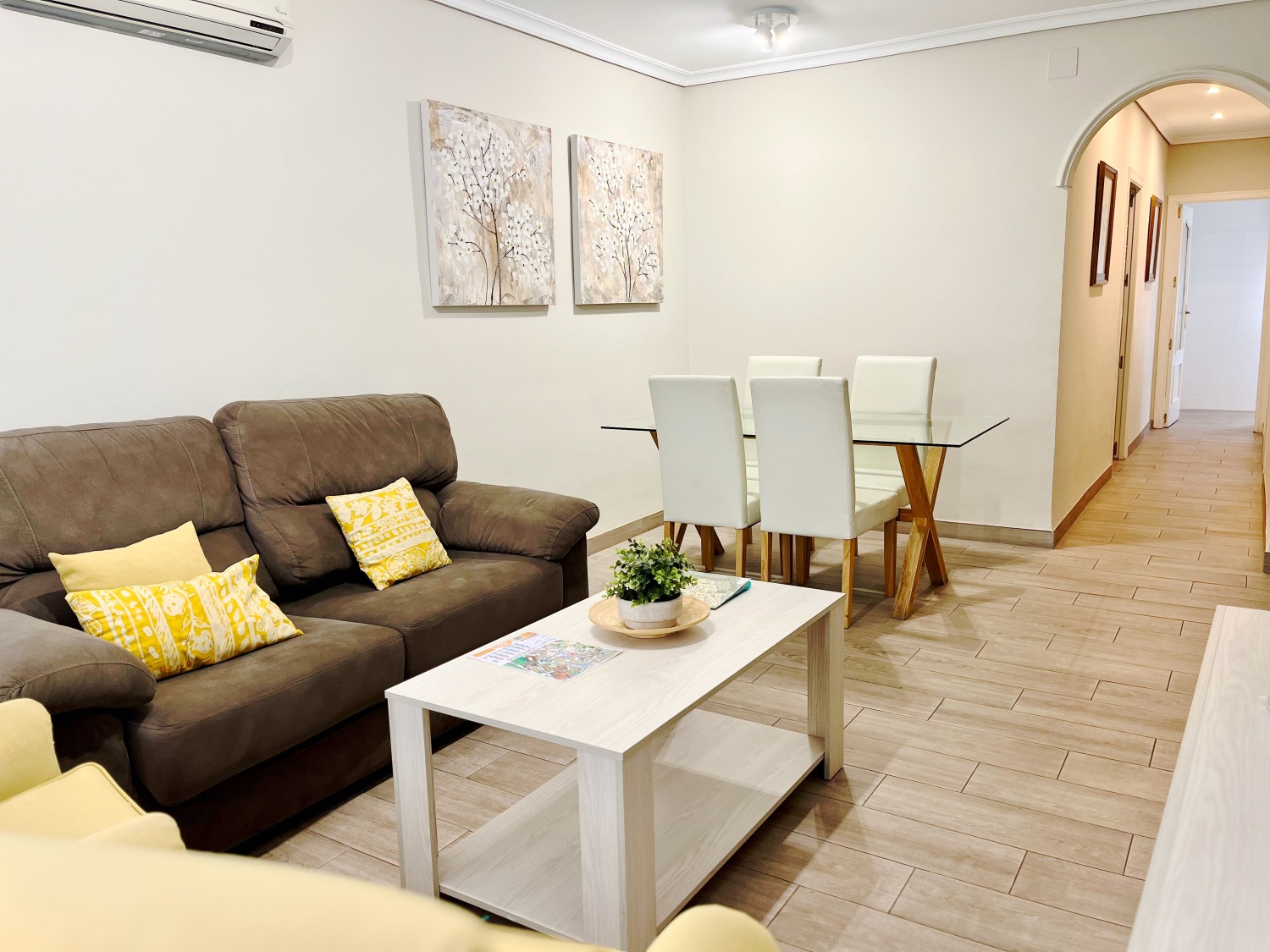 D e H salon general7.jpeg