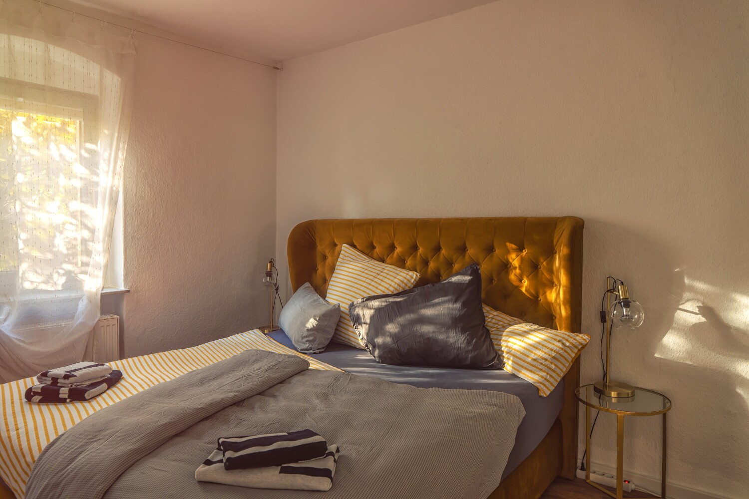 Schlafzimmer 180x200.jpg