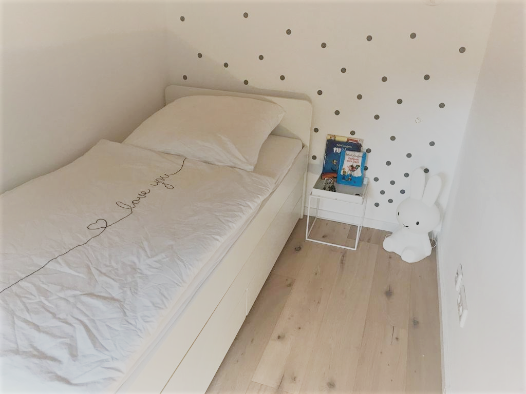 Kinderbett_ausziehbar_Schlafzimmer (2).png