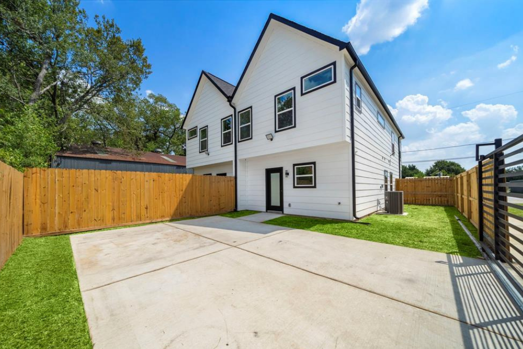 Airbnb pics  (1).png