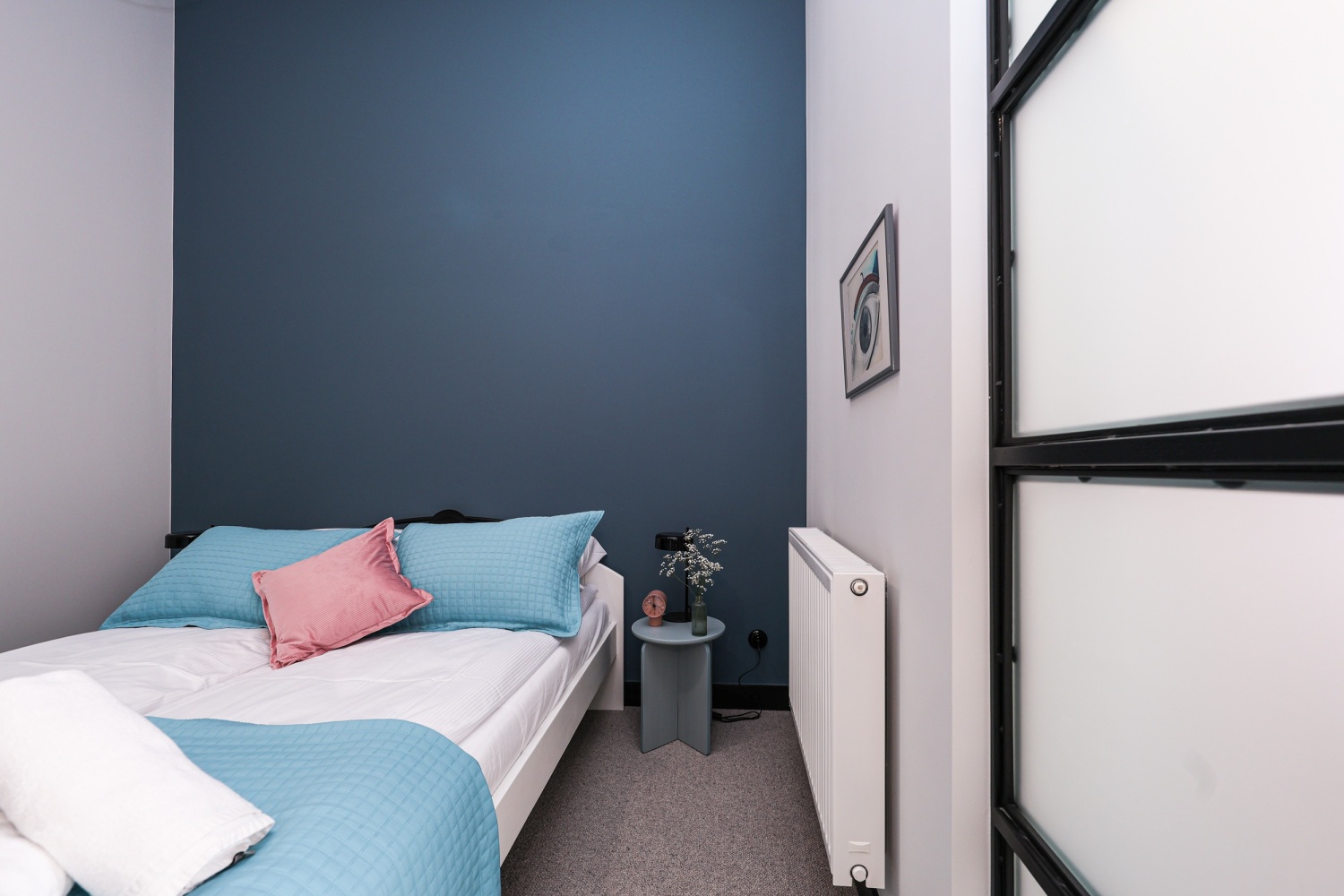 sypialnia  airbnb twójgospodarz booking.jpg