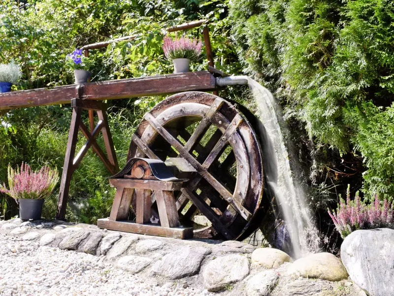 großes Mühlrad.jpg