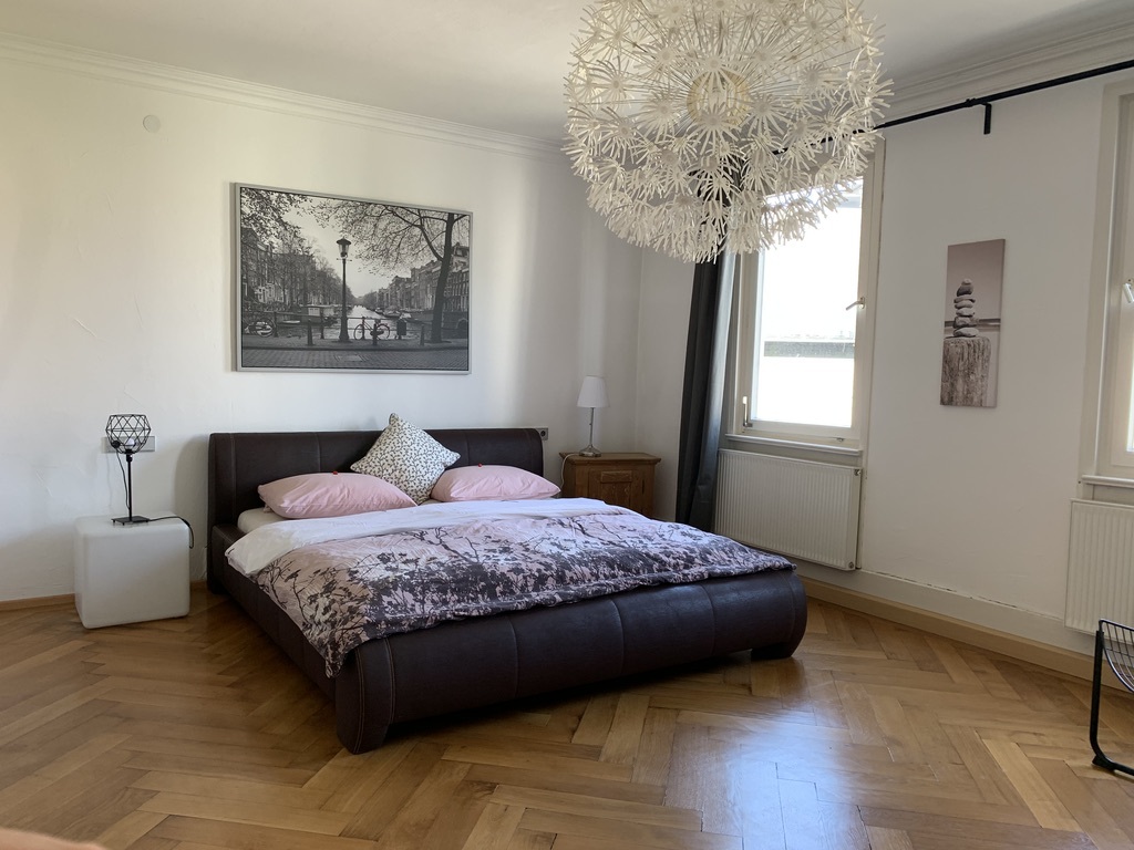 apartment_ferienwohnung_metzingen_gross_villa_landenberger_annemarie_schlafzimmer.jpg