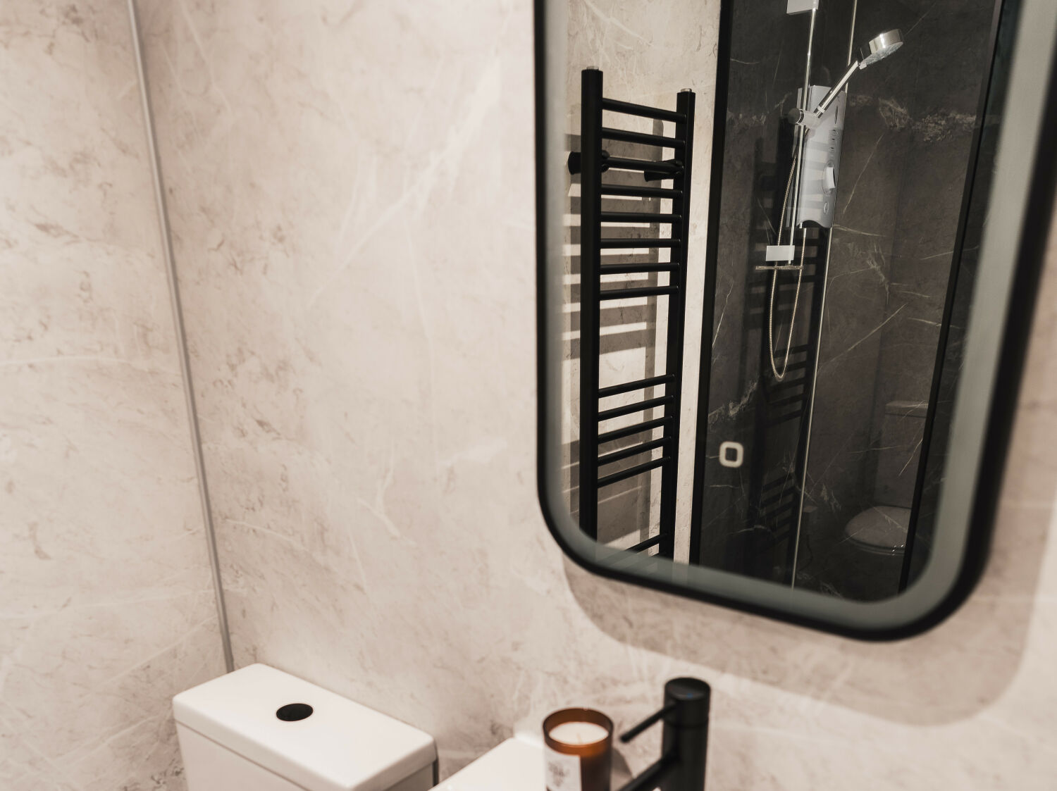 1 Wych Cottage - Upstairs Bathroom 1 - Landscape.jpg