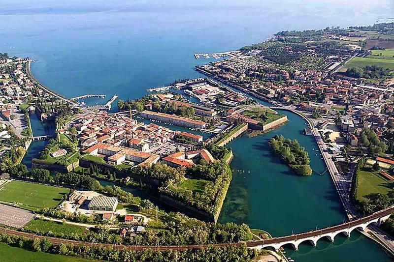 Peschiera mit Liegeplatz.jpg