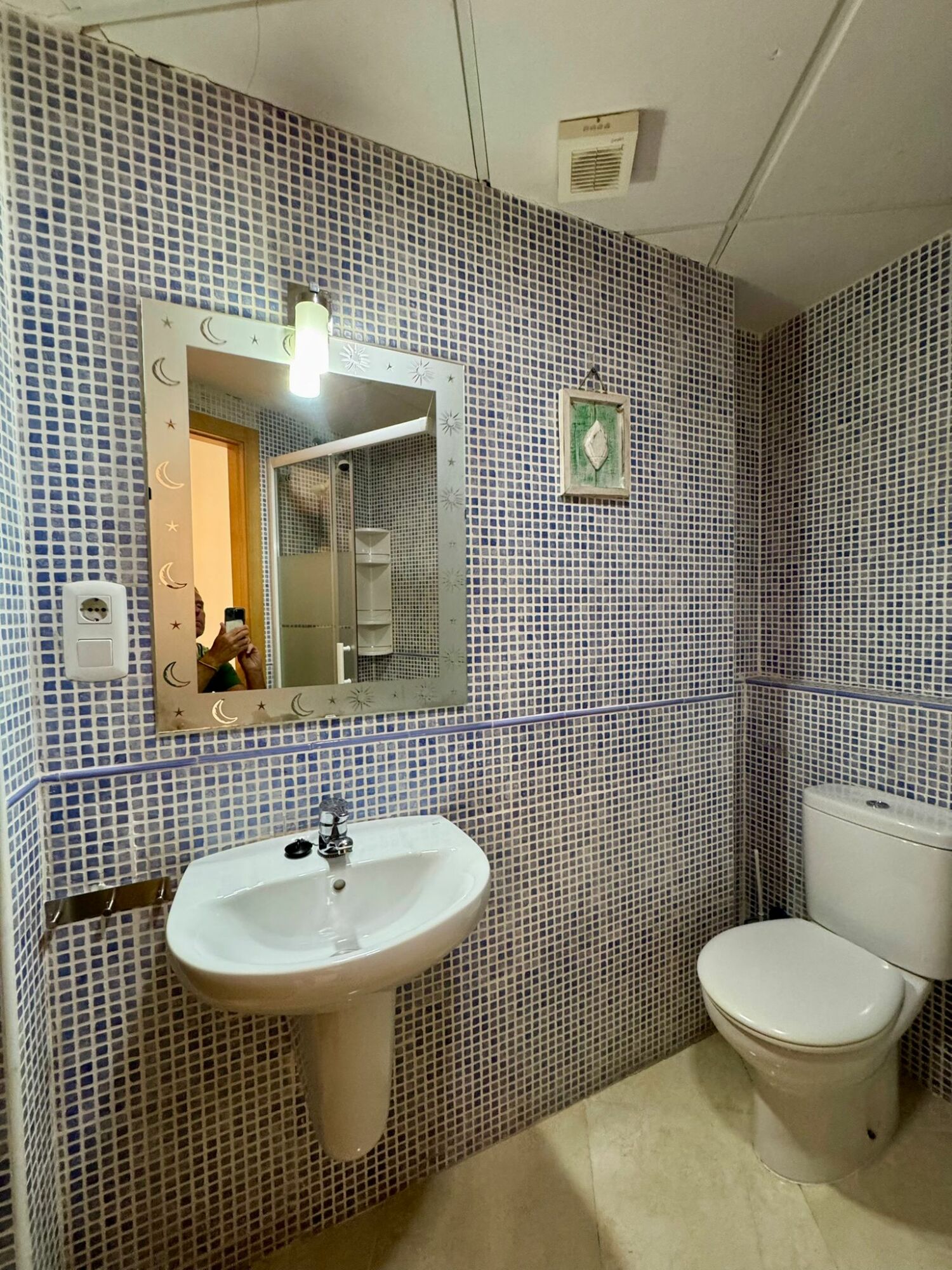 BATHROOM 5.jpg