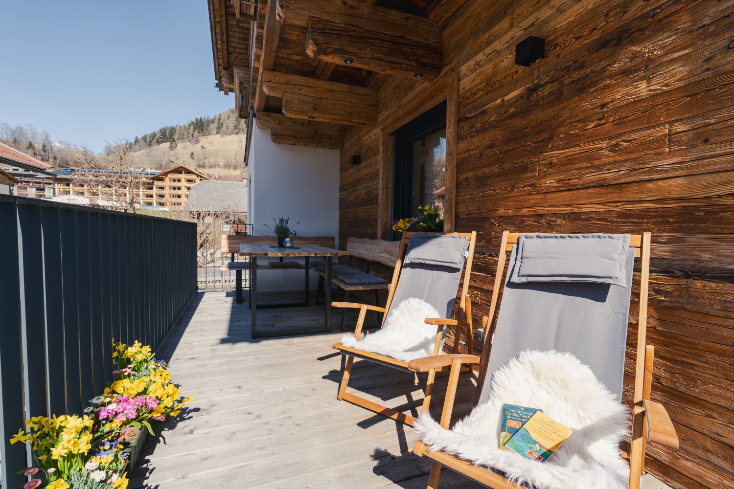 107_Charlet_Bergblick © Mathias Prägant-min.jpg