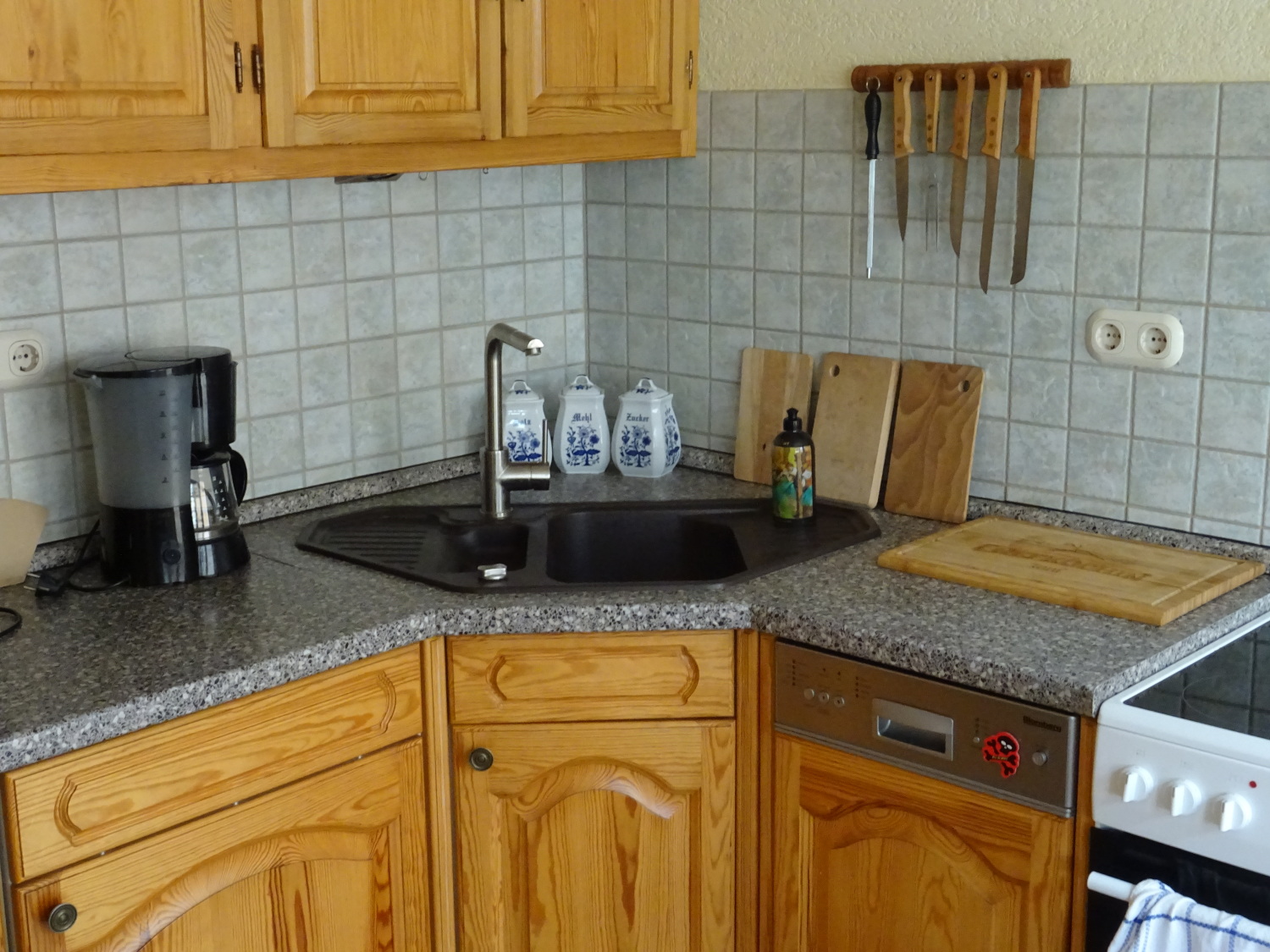 Teilansicht Küche_DSC09885.JPG