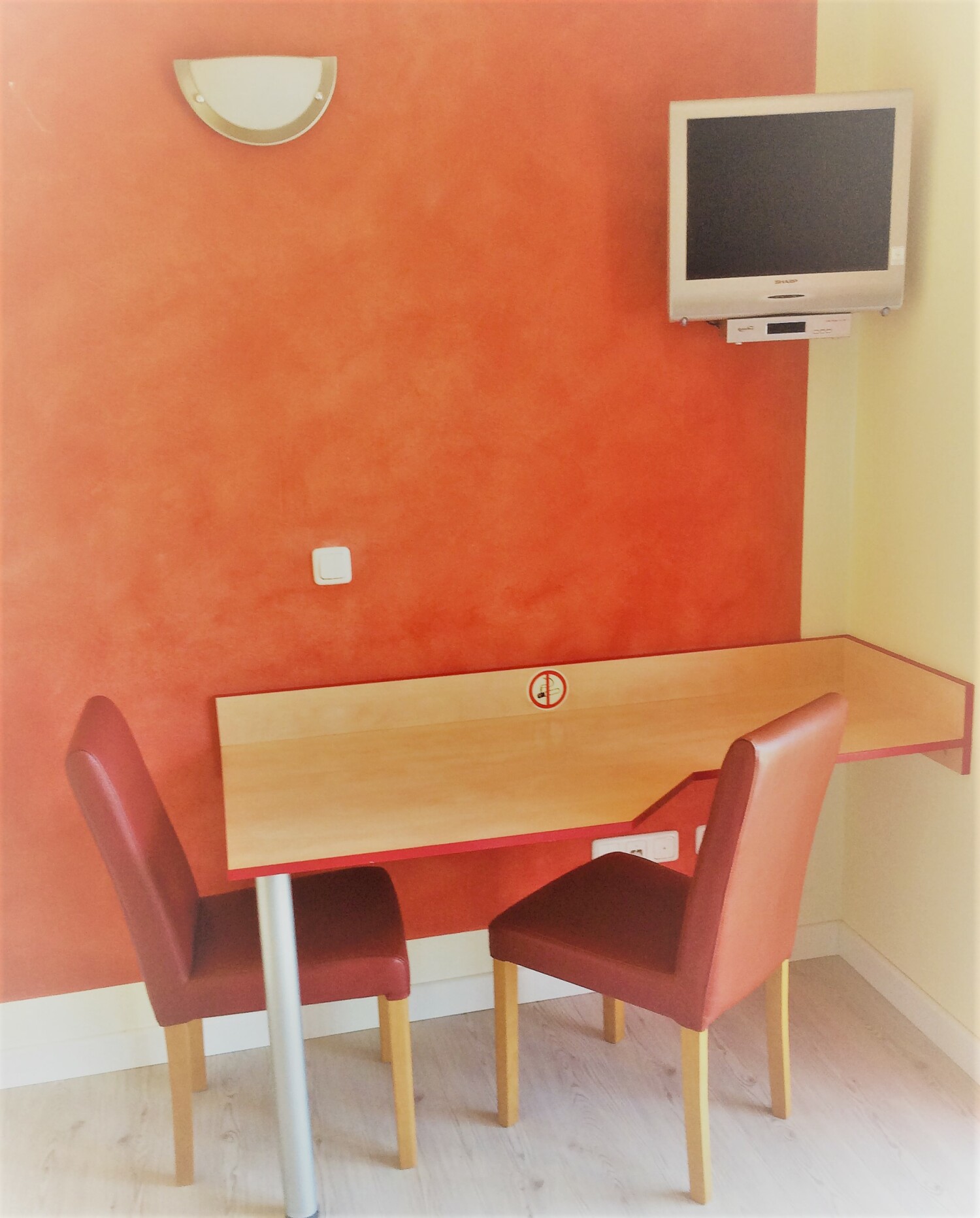 Sitzbereich Zimmer 3.jpg