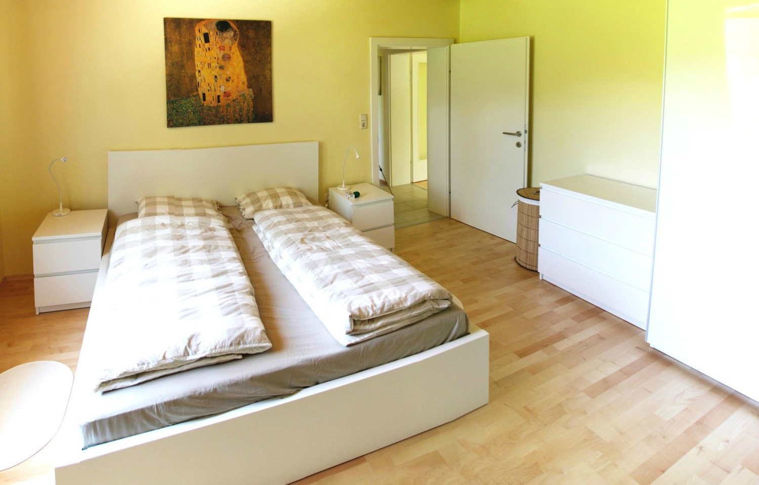 Schlafzimmer Gesamtansicht Ferienwohnung Mountain View Region Spital Pyhrn Wurzeralm.jpg