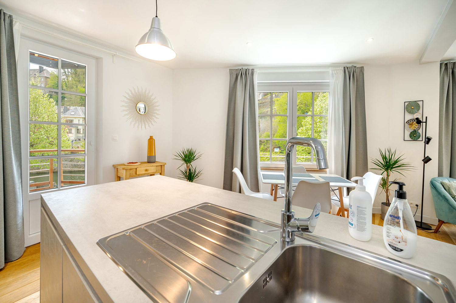 LROOur-10-01 (7).jpg