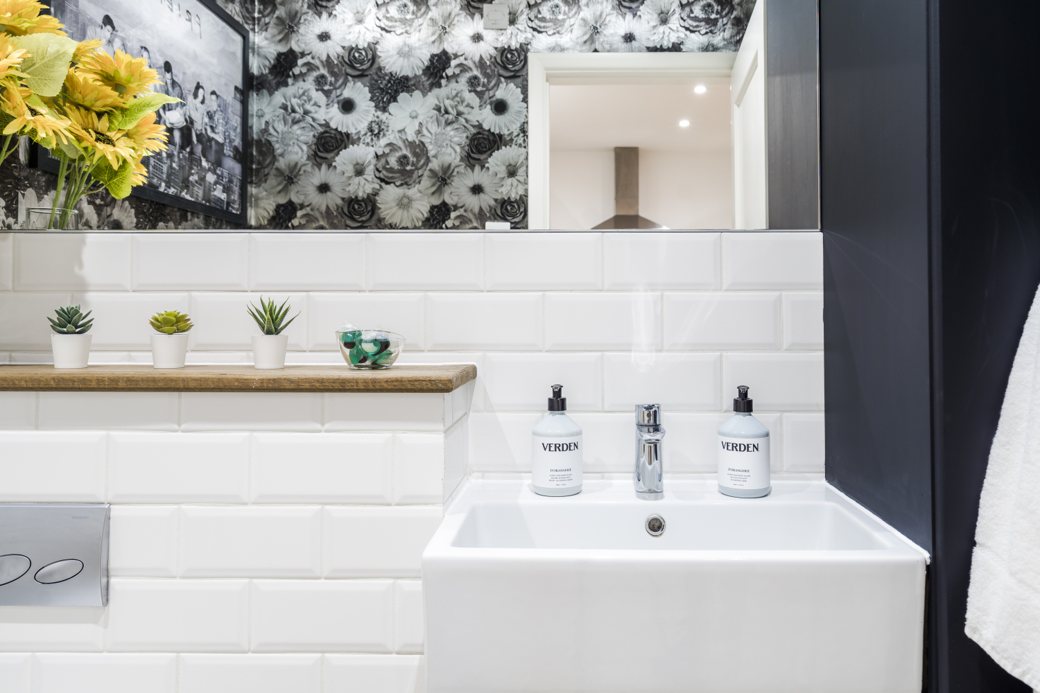 adrianna 7 barn close-108.jpg