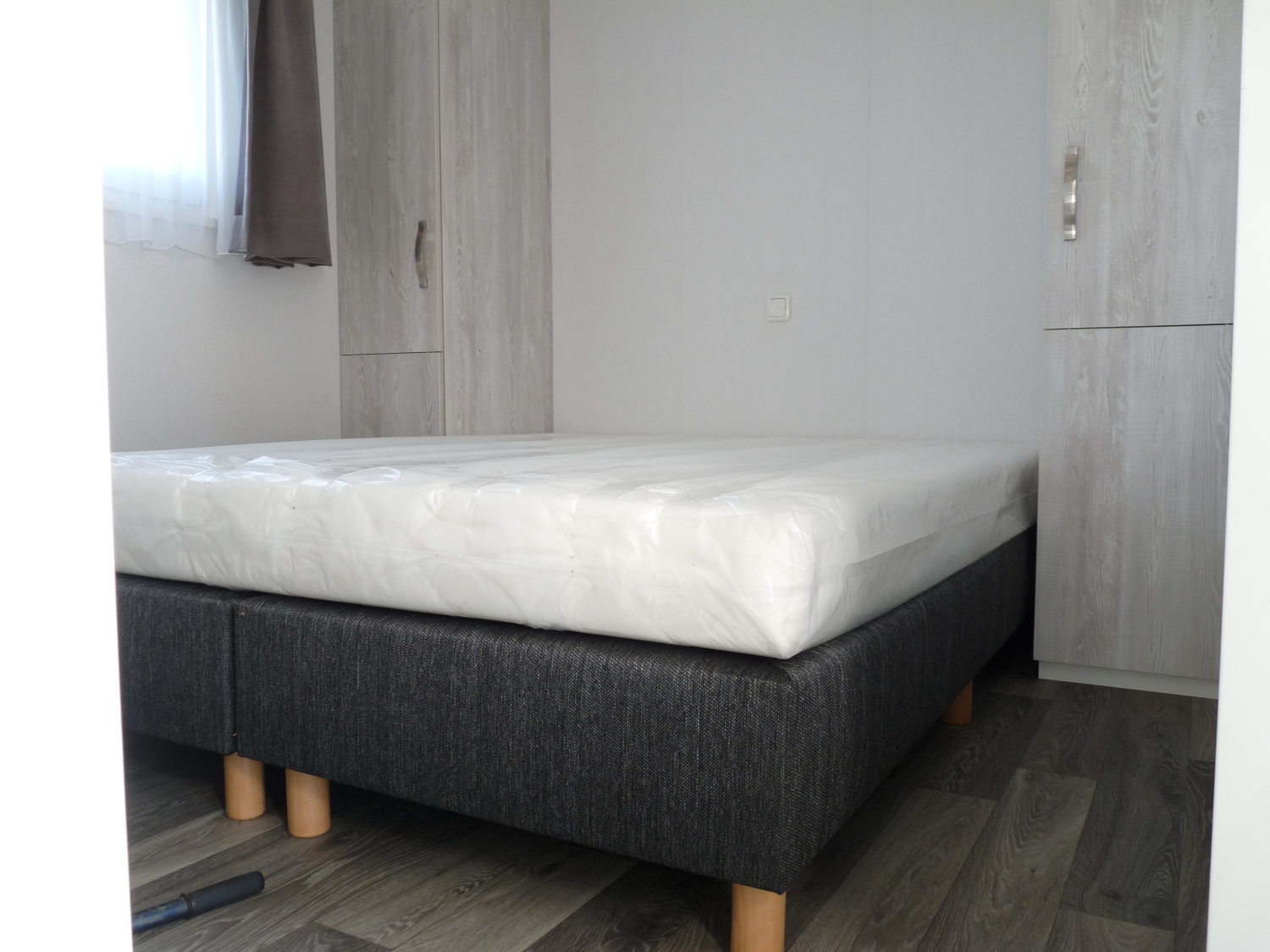 hoofdslaapkamer bed.jpg