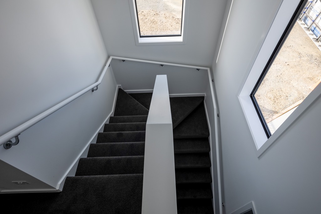 Oxfortd St-35_1024 internal stairs.jpg