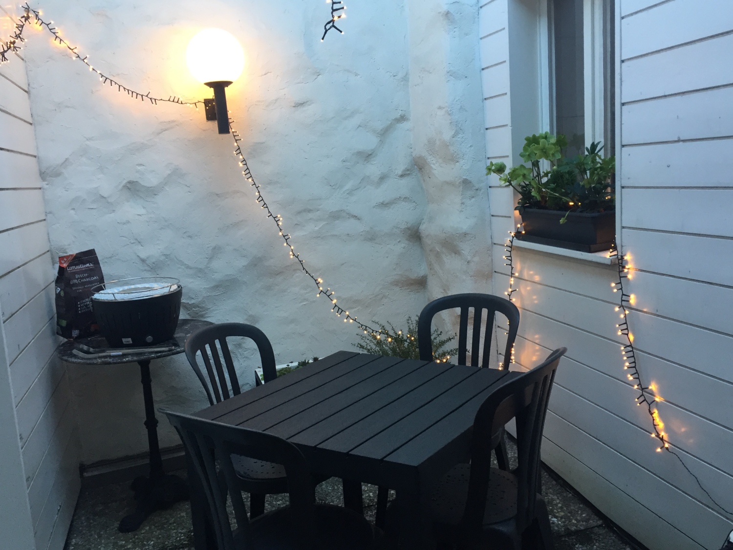 IMG_0591 Grillecke im Atrium Queransicht.jpg