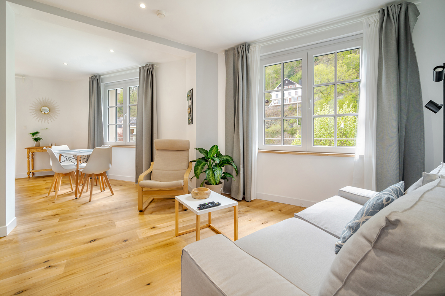 LRoOur-10-02 (12).jpg