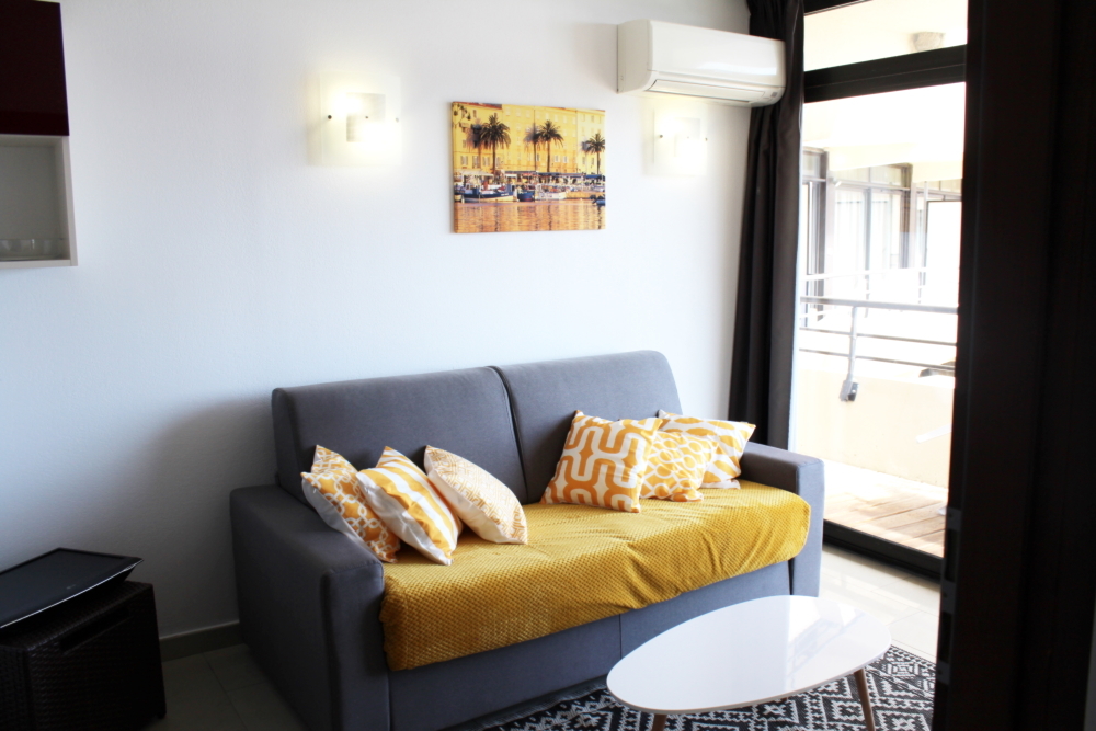 CosySeaside Corsica (3).jpg