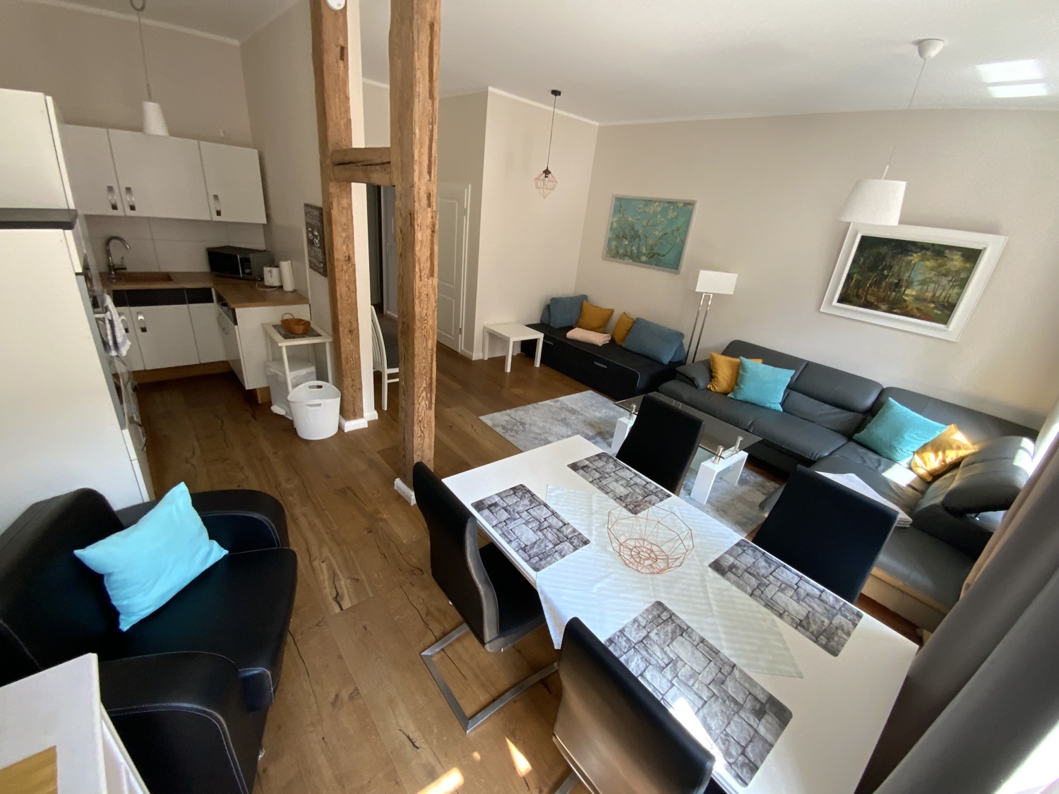 WZ, Essplatz, Küche.jpg