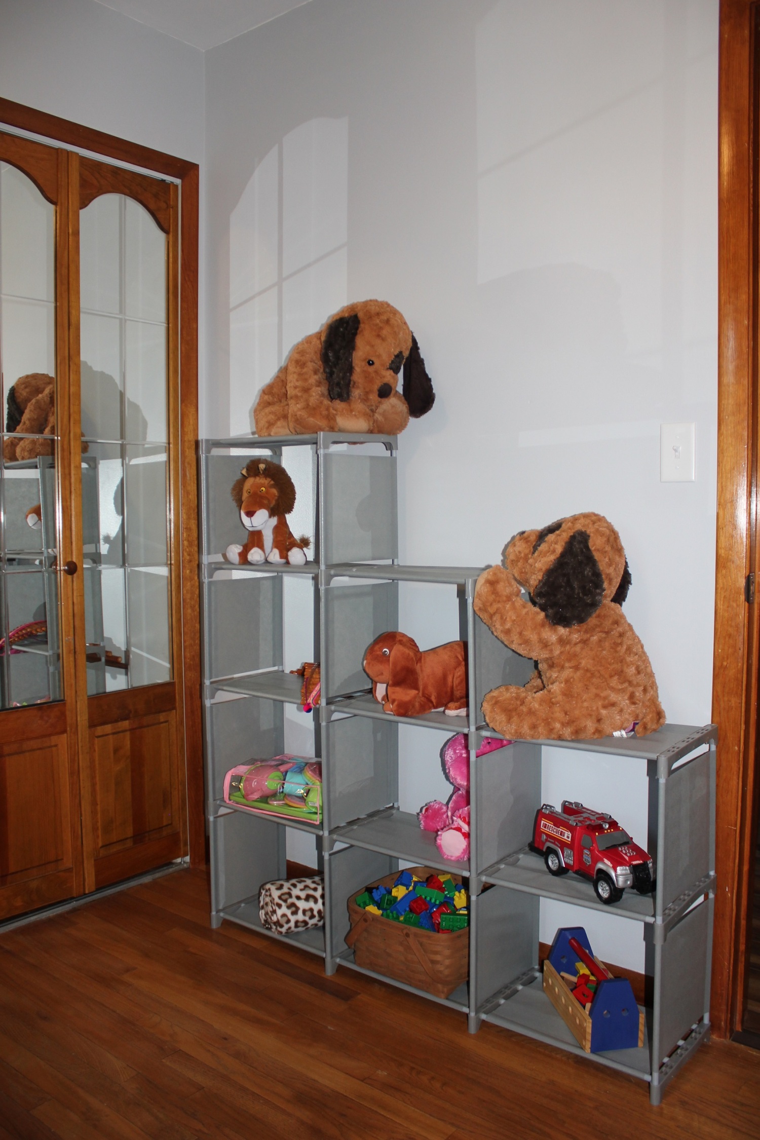 Bedroom 2 Shelf with toys.JPG