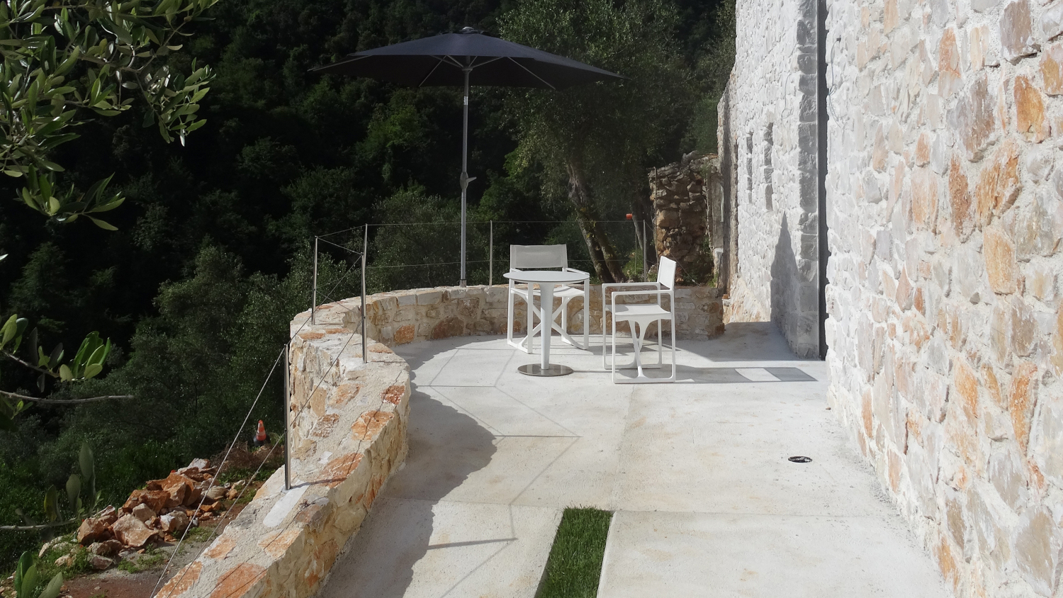 OUTSIDE AREA  (6).jpg