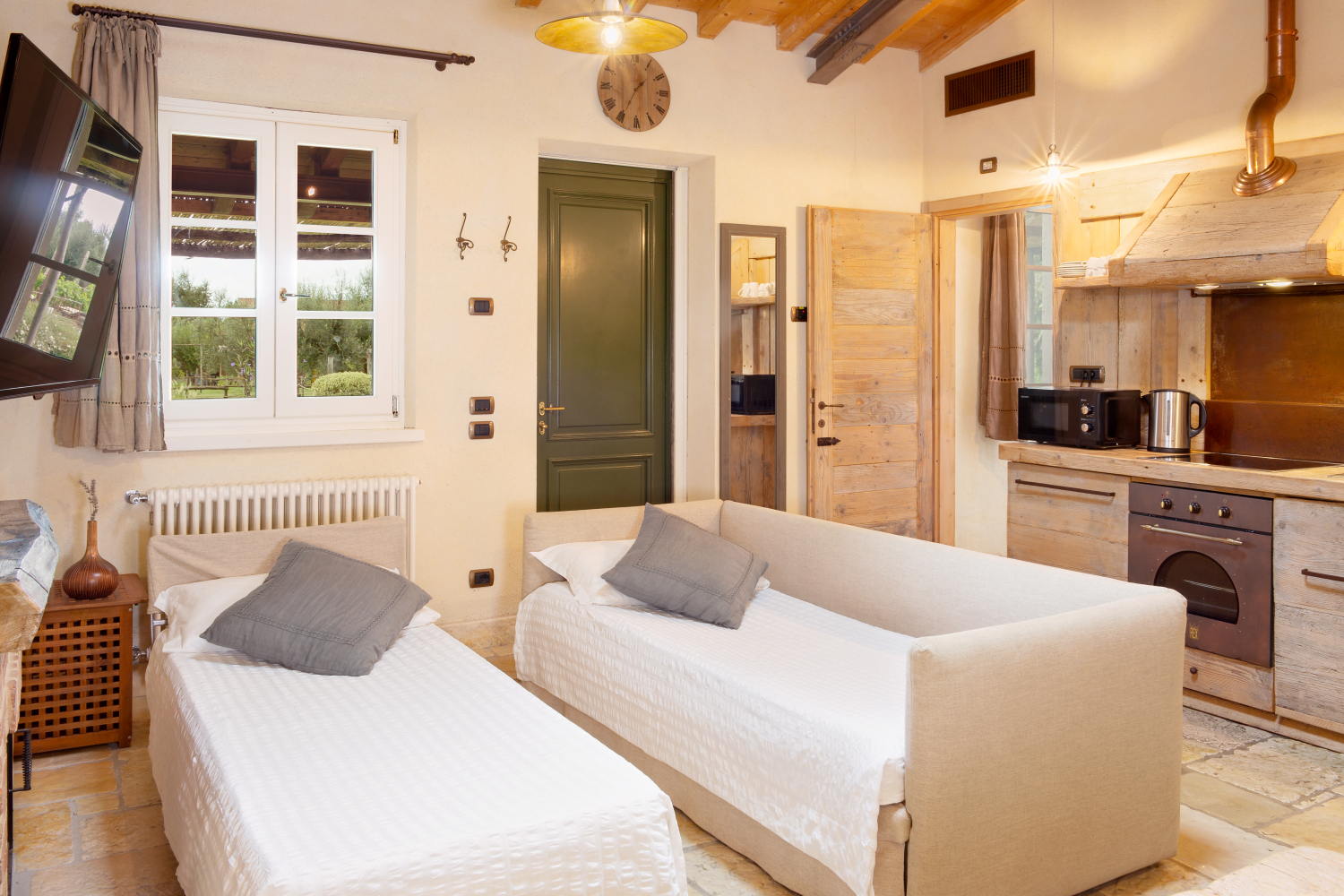 09 Nocciola Living Aux Bed.jpg