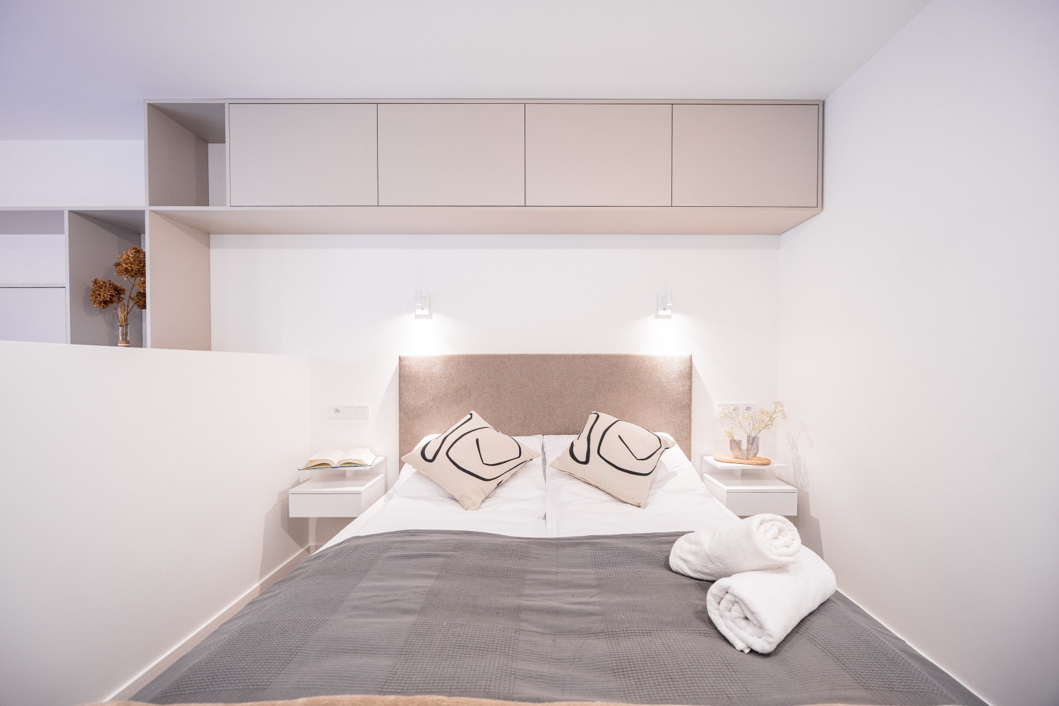 przestronne masterbed airbnb Łódź.jpg