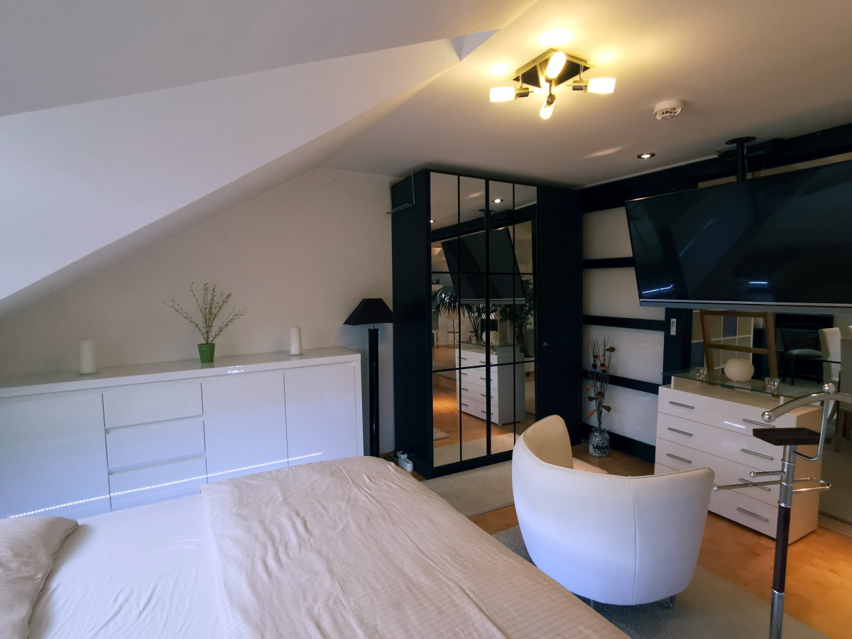 Schlafzimmer Bild 2.jpg